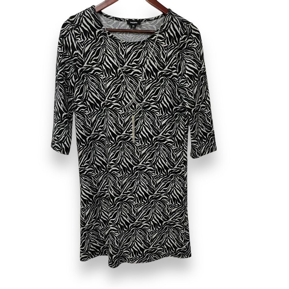 Tacera black and cream 3/4 sleeve dress with removable necklace size small